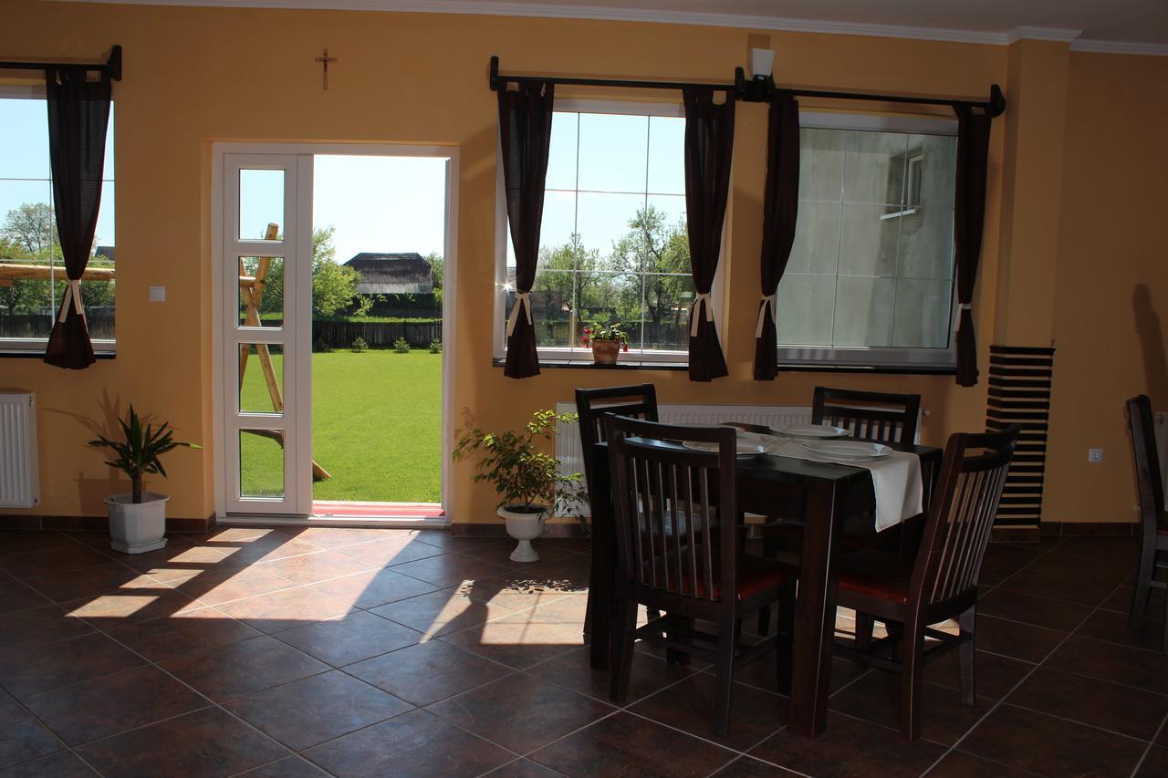 Gyongyvirag Panzio Bed and Breakfast Turia Εξωτερικό φωτογραφία